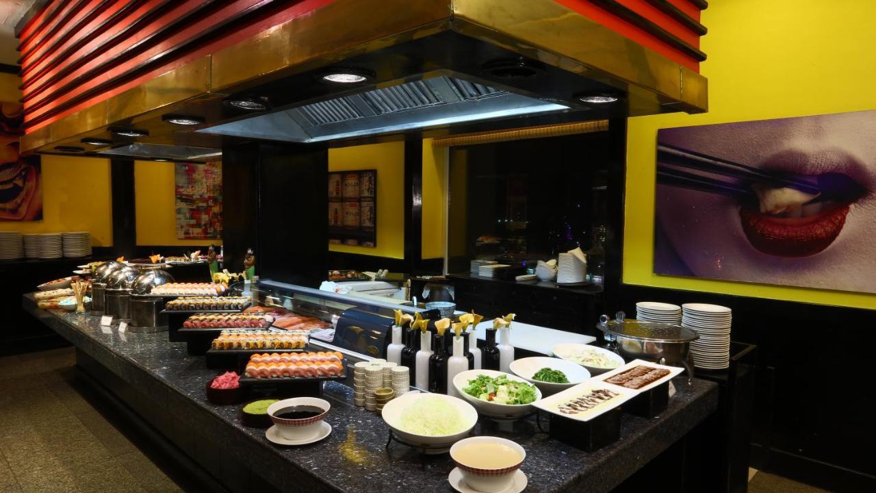 Avari Towers การาจี ภายนอก รูปภาพ A sushi bar in a hotel