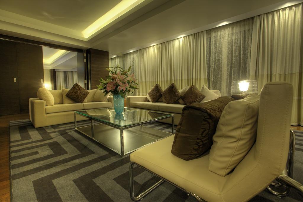 Avari Towers การาจี ห้อง รูปภาพ The interior of a suite at the hotel