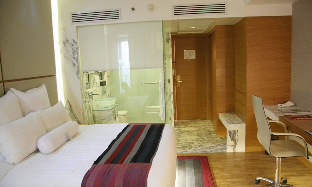 Avari Towers การาจี ภายนอก รูปภาพ A room at the hotel