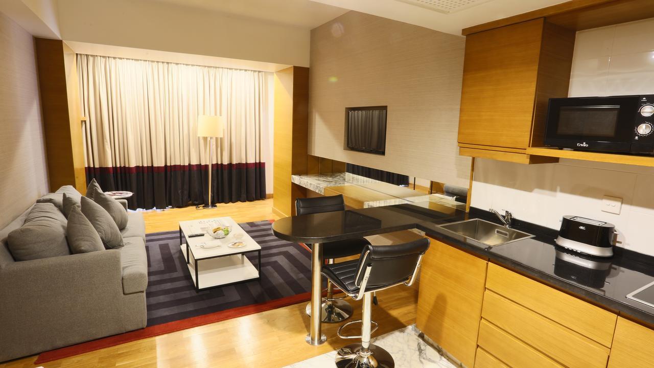 Avari Towers การาจี ภายนอก รูปภาพ A typical studio apartment