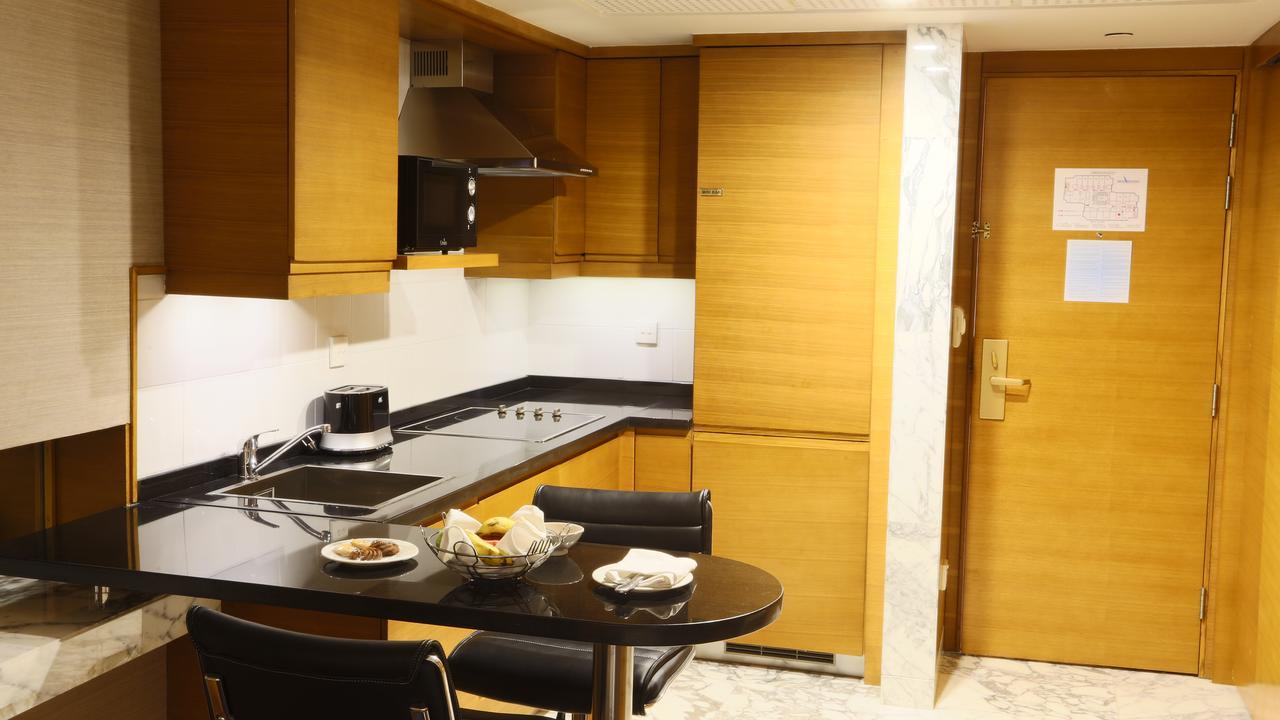 Avari Towers การาจี ภายนอก รูปภาพ A kitchen in a suite
