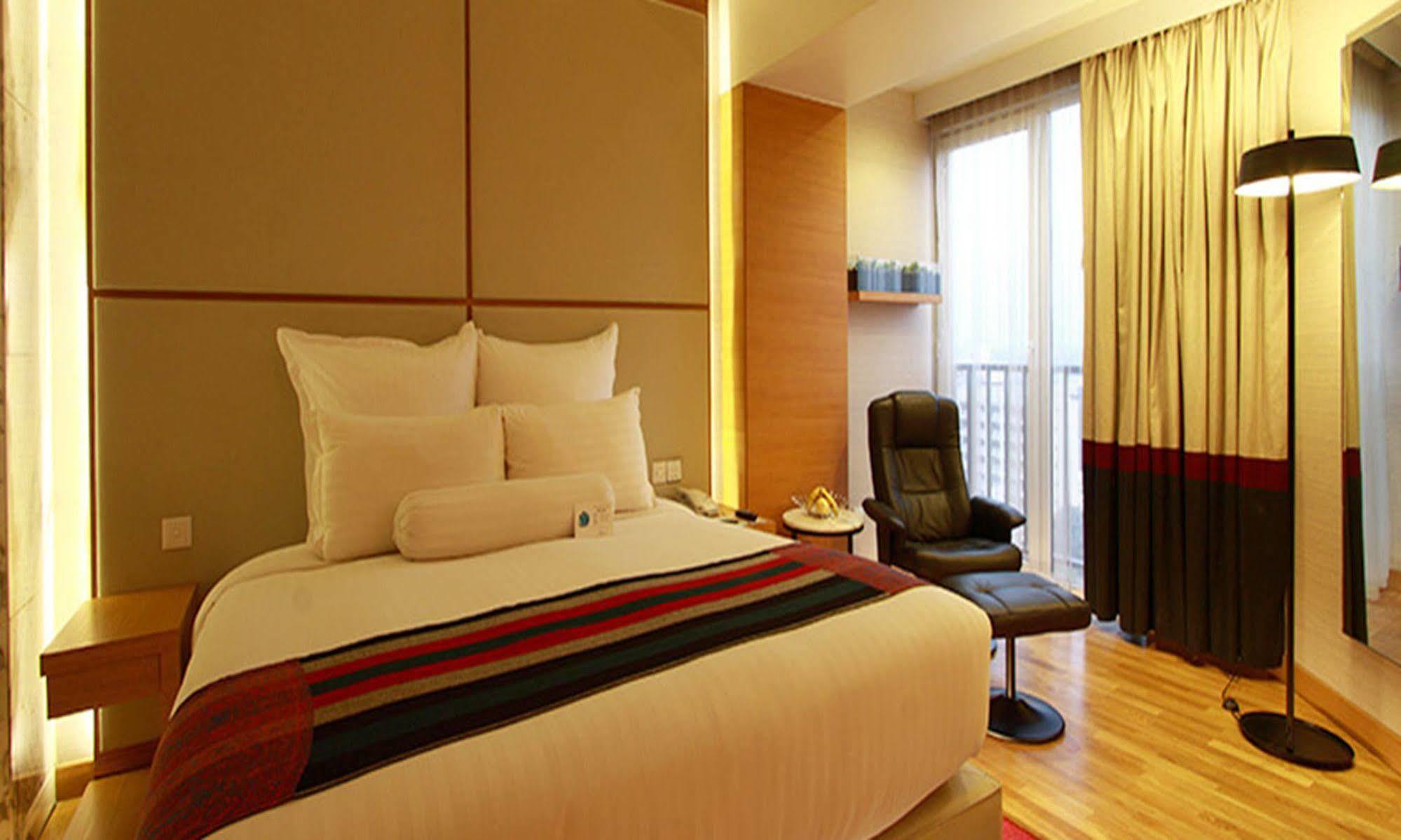 Avari Towers การาจี ภายนอก รูปภาพ A room at the Park, Hyderabad